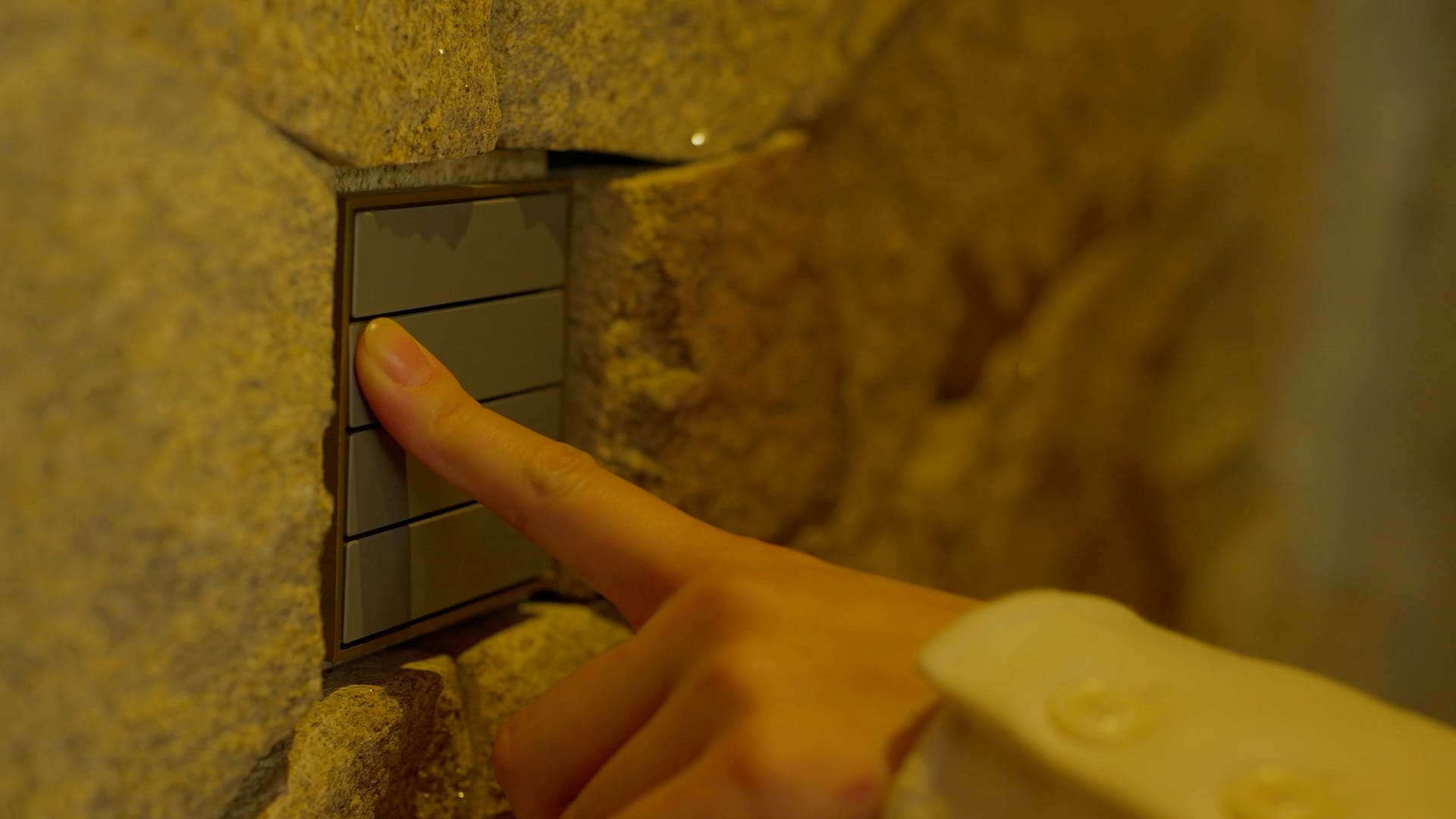 REINVENTED DESIGN WITH TECHNOLOGY — photo 2