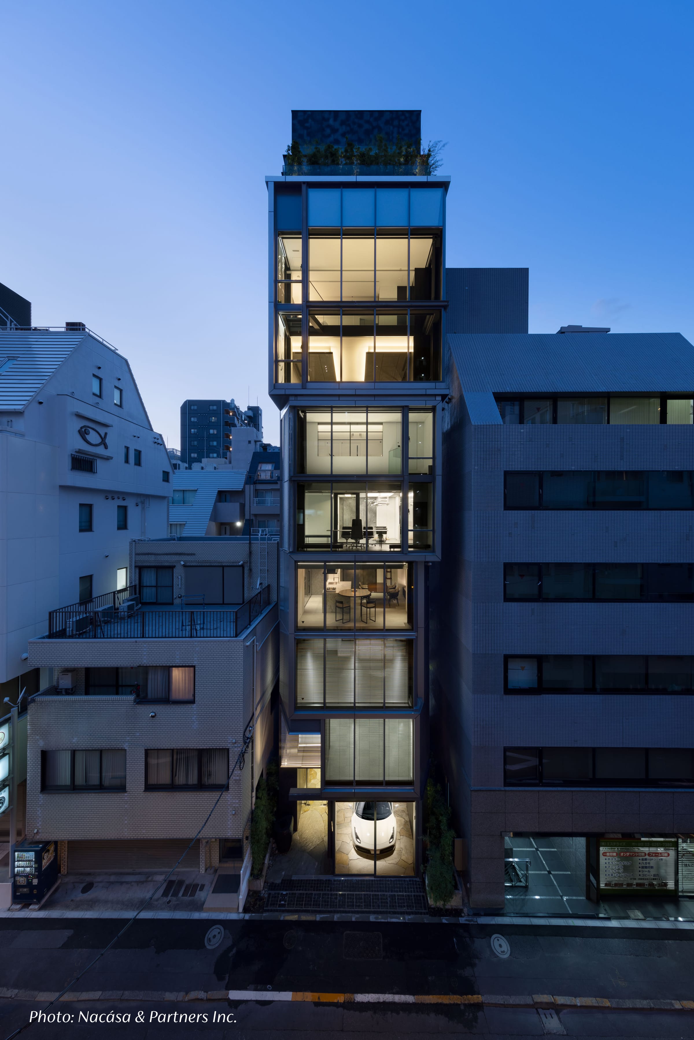 住宅とクリニックのあるビル — image 1